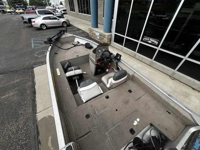 Slide: The Image of Tracker Pro Angler V16 2003 - 14