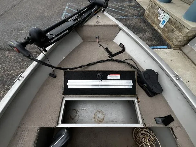 Slide: The Image of Tracker Pro Angler V16 2003 - 16