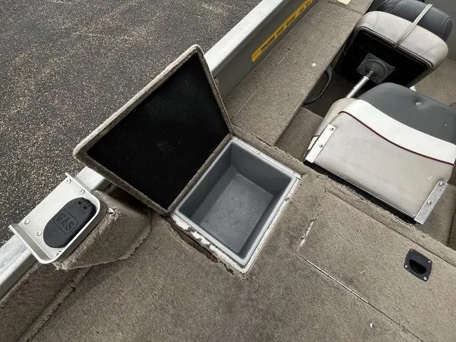 Slide: The Image of Tracker Pro Angler V16 2003 - 19