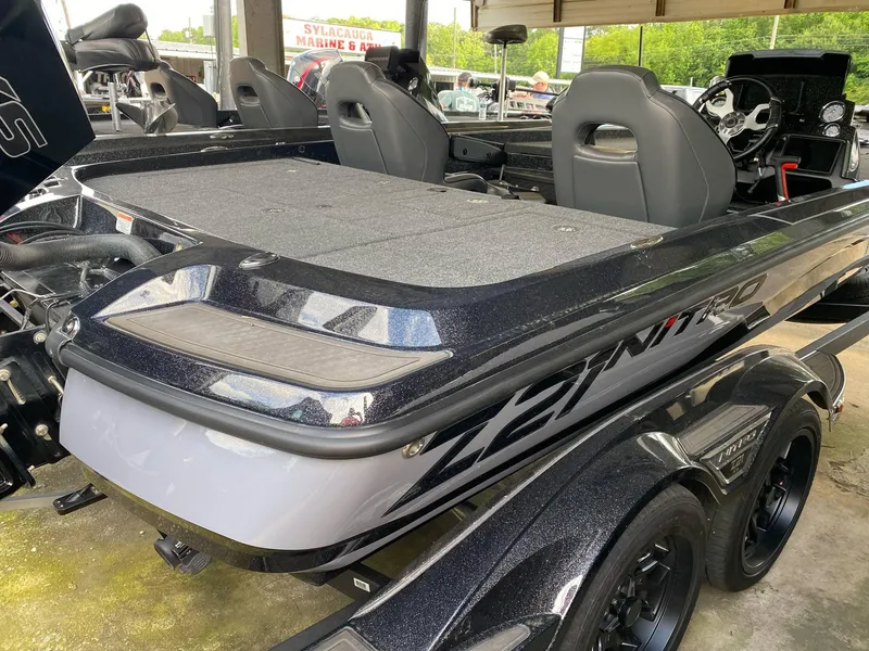 Slide: The Image of 2024 Nitro Z21 XL Pro boat, sleek design, dual seats, and spacious deck. - 11
