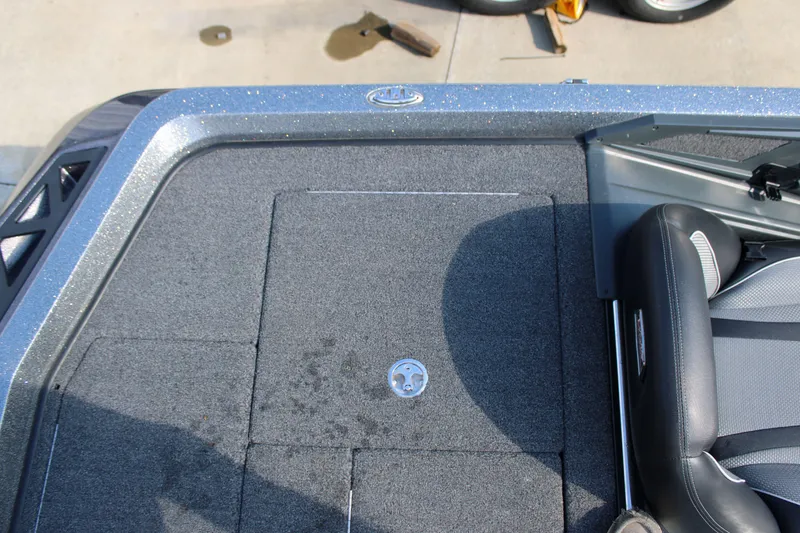 Slide: The Image of 2023 Ranger Z519 Ranger Cup Equipped boat deck with seating and storage compartment. - 20