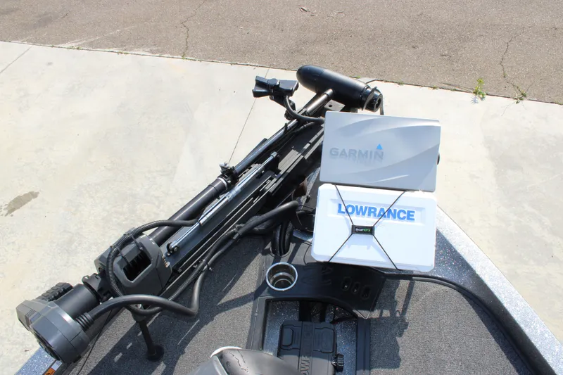 Slide: The Image of 2023 Ranger Z519 boat with Garmin and Lowrance equipment on deck. - 4