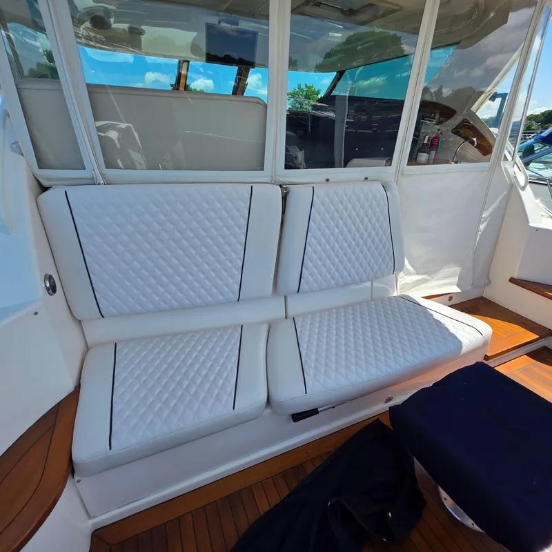 Slide: The Image of Tiara 4400 Sovran 2005 - 51