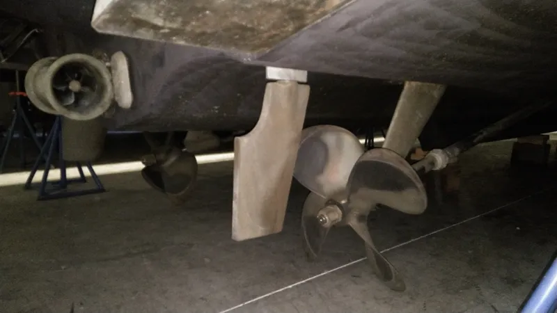 Slide: The Image of Tiara 4400 Sovran 2005 - 57