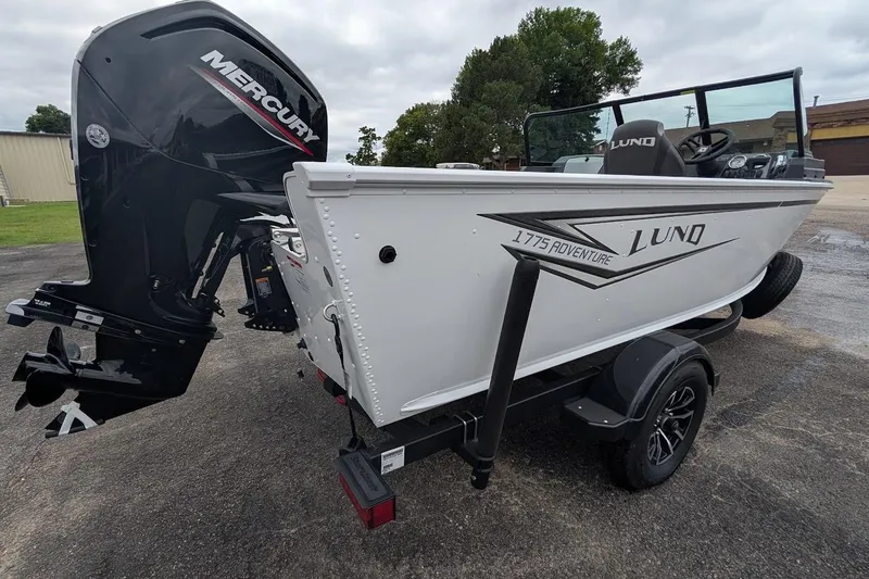 Slide: The Image of LUND 1775 ADVENTURE Fishing Boat KANSAS - 4