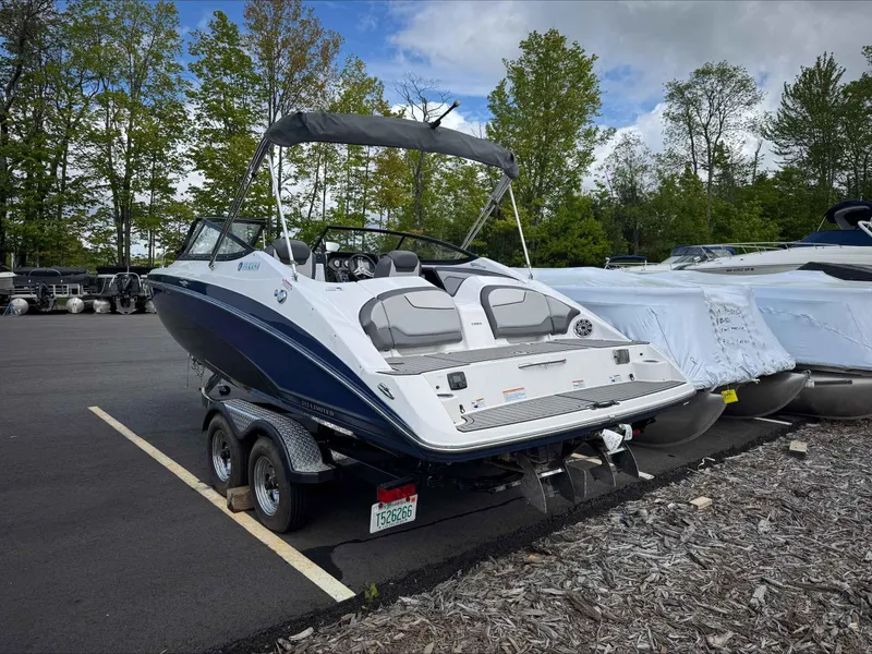 Slide: The Image of Yamaha 212 Limited 2017 - 4