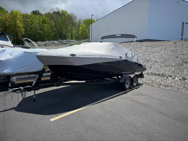 Slide: The Image of Yamaha 212 Limited 2017 - 6