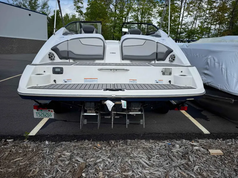 Slide: The Image of Yamaha 212 Limited 2017 - 7