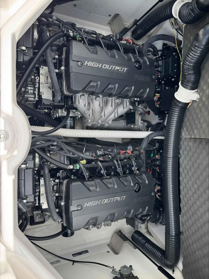 Slide: The Image of Yamaha 212 Limited 2017 - 8