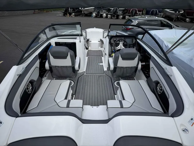 Slide: The Image of Yamaha 212 Limited 2017 - 9