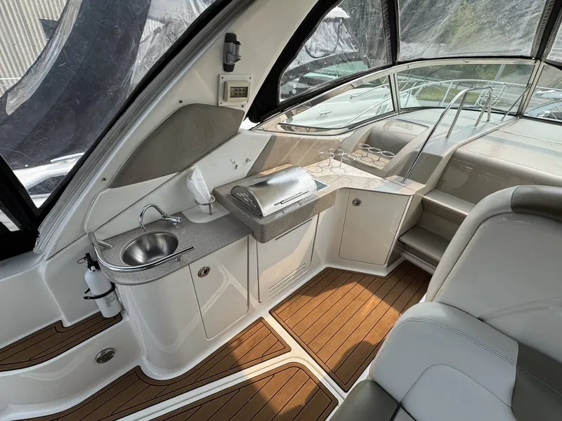 Slide: The Image of Sea Ray 310 Sundancer 2007 - 10