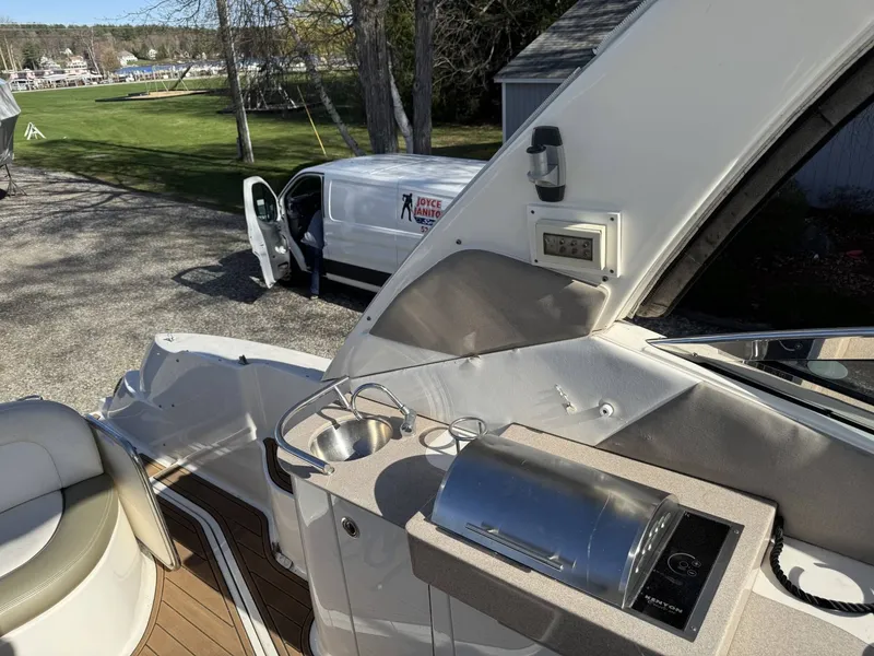 Slide: The Image of Sea Ray 310 Sundancer 2007 - 14