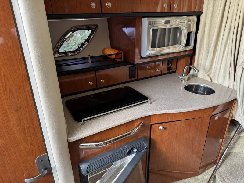 Slide: The Image of Sea Ray 310 Sundancer 2007 - 15