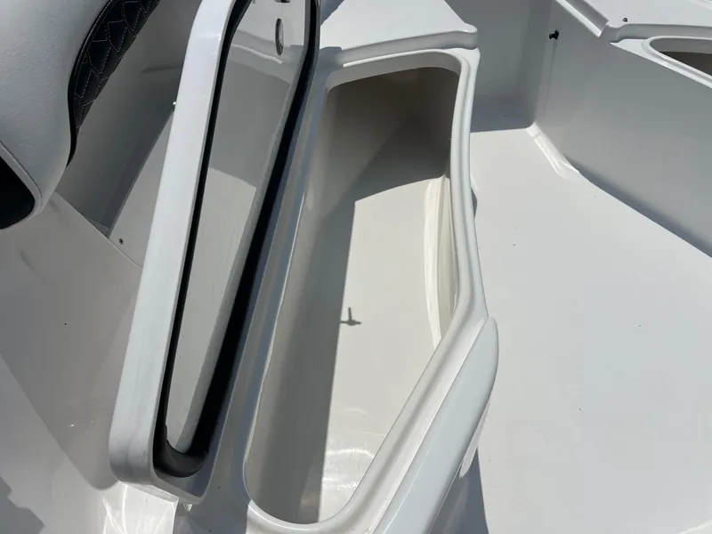 Slide: The Image of Tidewater 232 LXF 2025 - 13