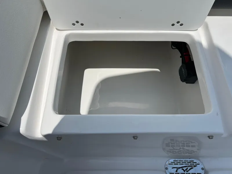 Slide: The Image of Tidewater 232 LXF 2025 - 32