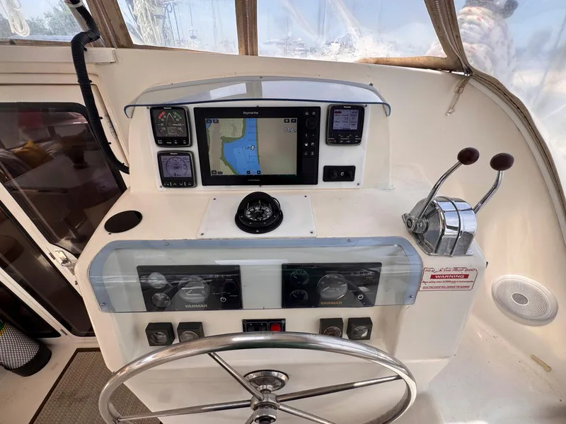 Slide: The Image of Helm of 2007 Leopard 43 with navigation equipment and steering wheel. - 14