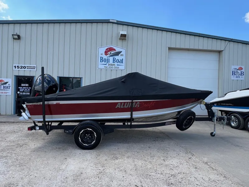 Slide: The Image of 2007 Lund 1800 Pro-V SE boat with cover at Boji Boat Brokers. - 35