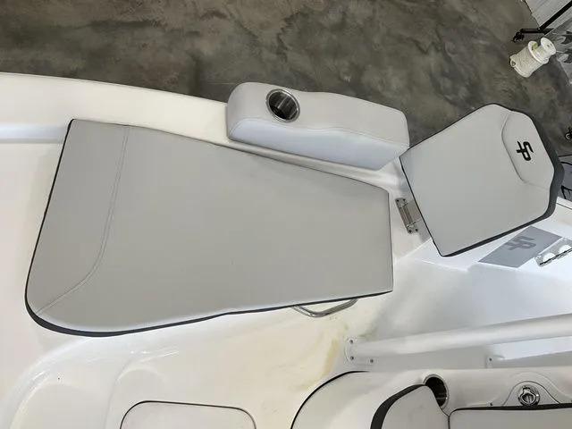 Slide: The Image of Sea Pro 210 Bay Boat 2025 - 10