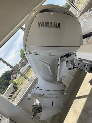 Slide: The Image of Sea Pro 210 Bay Boat 2025 - 4