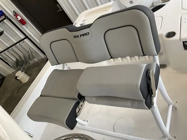 Slide: The Image of Sea Pro 210 Bay Boat 2025 - 9