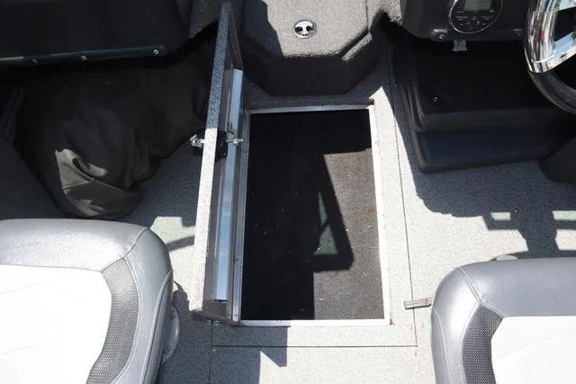 Slide: The Image of Lowe FS 1700 2019 - 14