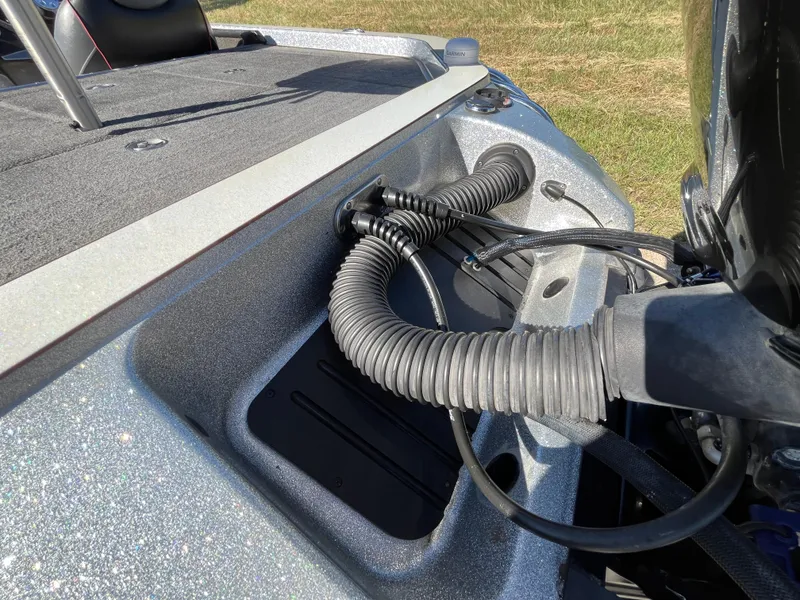 Slide: The Image of 2016 Ranger Z520 boat wiring and tubing detail on deck. - 46