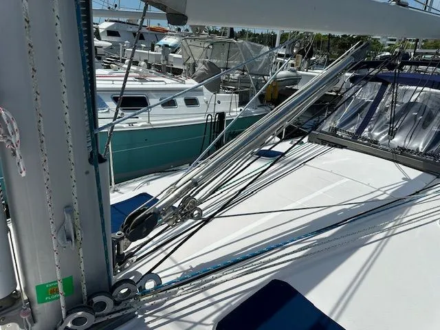 Slide: The Image of Catalina 470 2000 - 16
