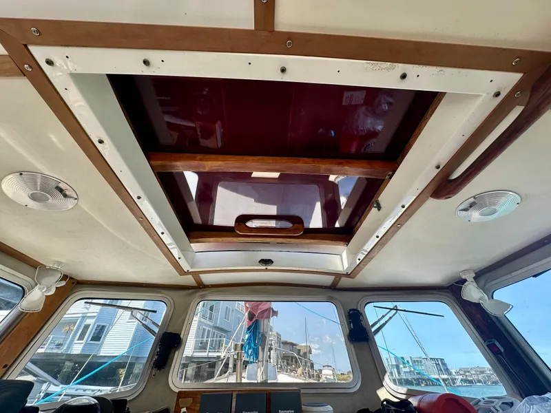 Slide: The Image of Pilothouse Hatch - 28