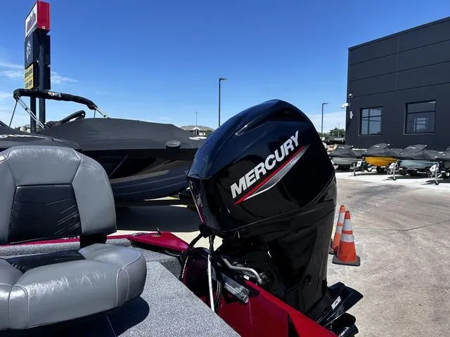 Slide: The Image of Tracker Bass Tracker Classic XL 2024 - 5