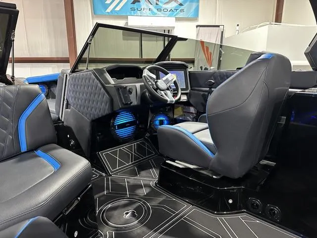 Slide: The Image of Tigé 24RZX 2025 - 13