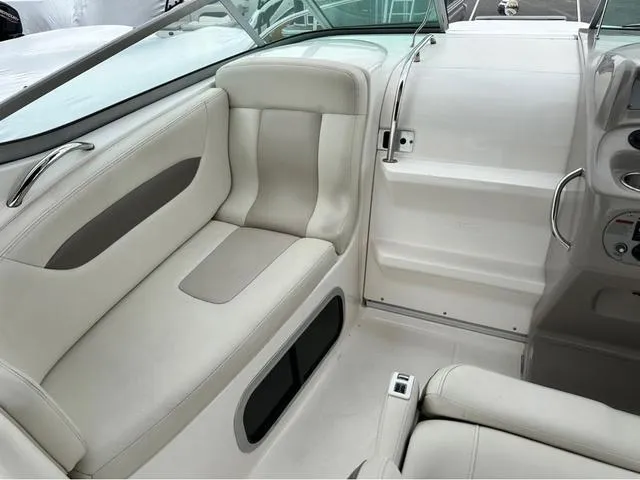 Slide: The Image of Chaparral SIGNATURE CRUISER 270 SIGNATURE 2011 - 8