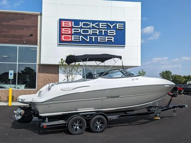 Slide: The Image of Stingray 250 LR 2022 - 2