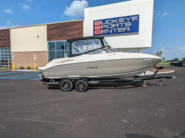 Slide: The Image of Stingray 250 LR 2022 - 4