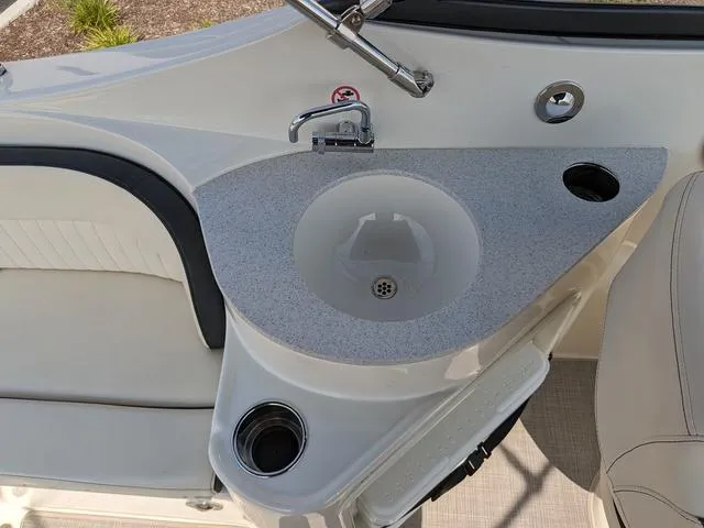 Slide: The Image of Stingray 250 LR 2022 - 50