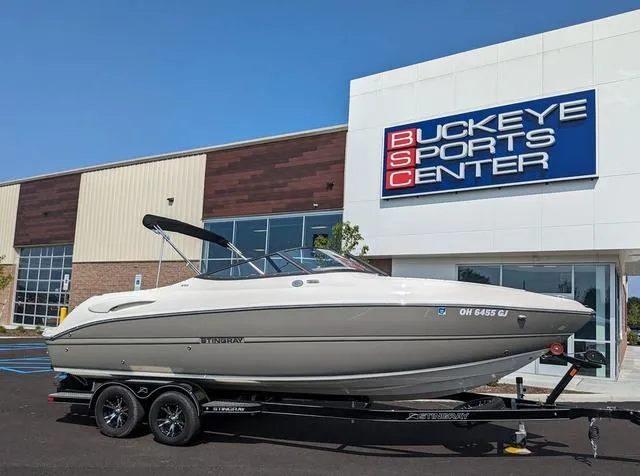 Slide: The Image of Stingray 250 LR 2022 - 9