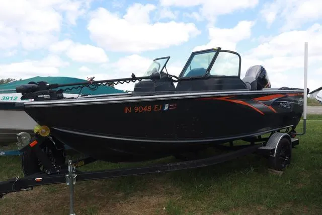 Slide: The Image of G3 Angler V1850SF 2022 - 1