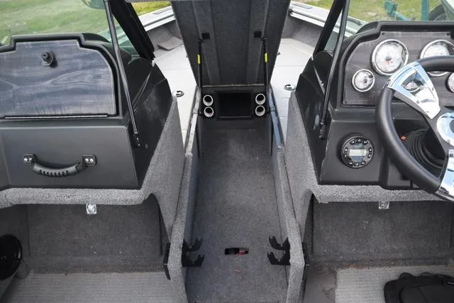 Slide: The Image of G3 Angler V1850SF 2022 - 10