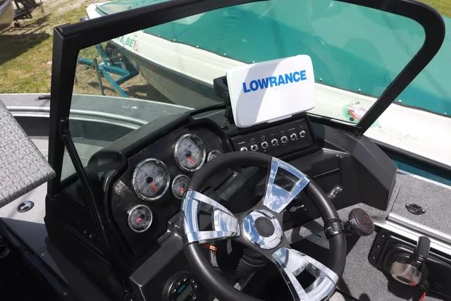 Slide: The Image of G3 Angler V1850SF 2022 - 12