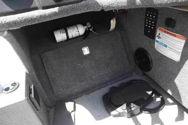 Slide: The Image of G3 Angler V1850SF 2022 - 14