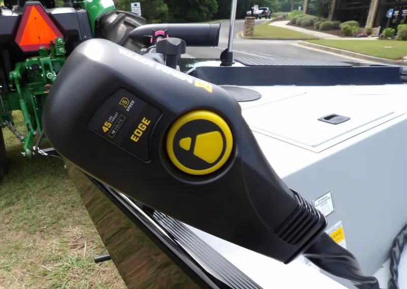 Slide: The Image of Crestliner C16OS OUTLOOK STICK STEER 2025 - 15