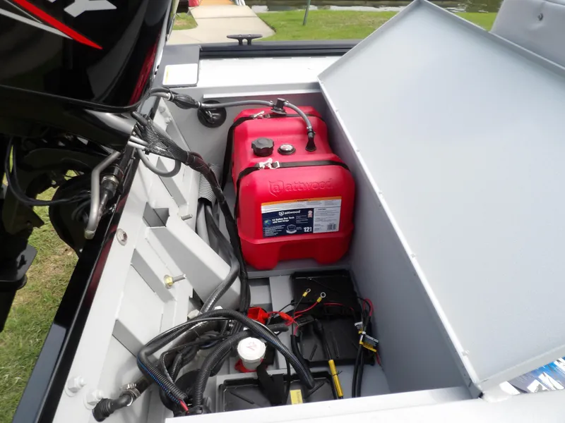 Slide: The Image of Crestliner C16OS OUTLOOK STICK STEER 2025 - 21