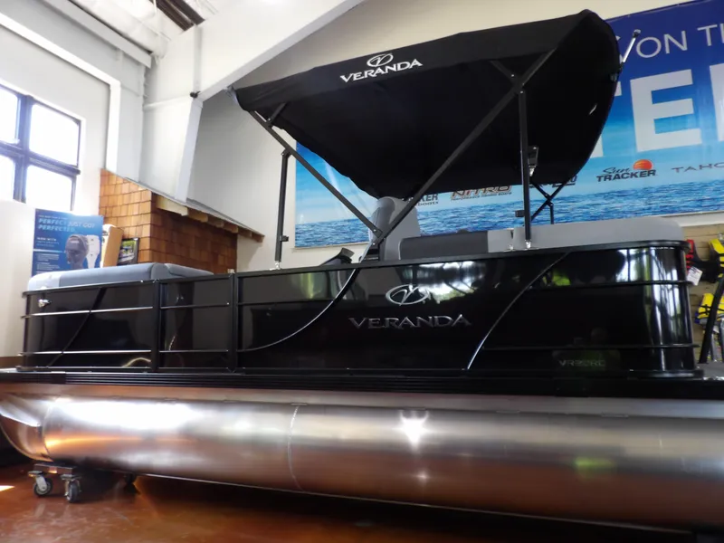 Slide: The Image of Veranda Relax 20 RC 2025 - 1