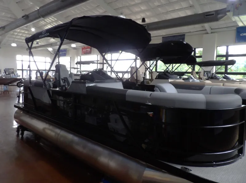 Slide: The Image of Veranda Relax 20 RC 2025 - 10