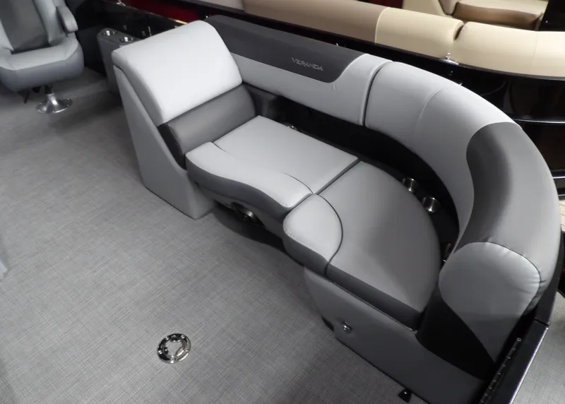 Slide: The Image of Veranda Relax 20 RC 2025 - 11