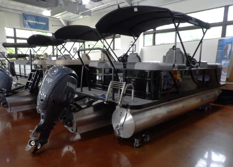 Slide: The Image of Veranda Relax 20 RC 2025 - 2