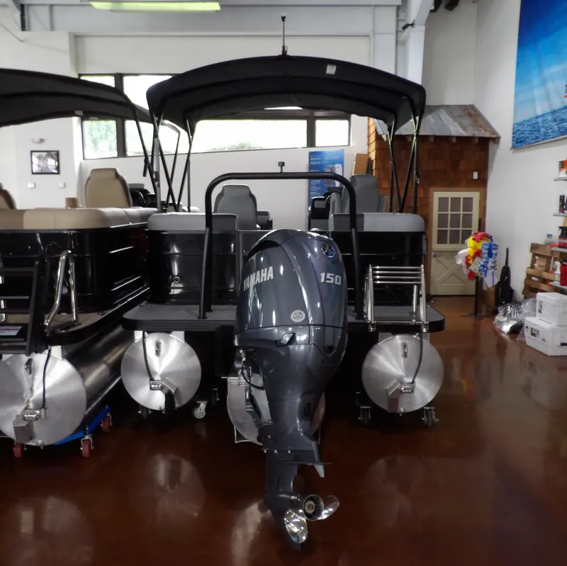 Slide: The Image of Veranda Relax 20 RC 2025 - 3