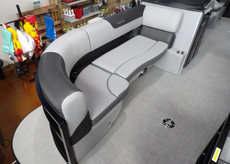 Slide: The Image of Veranda Relax 20 RC 2025 - 5