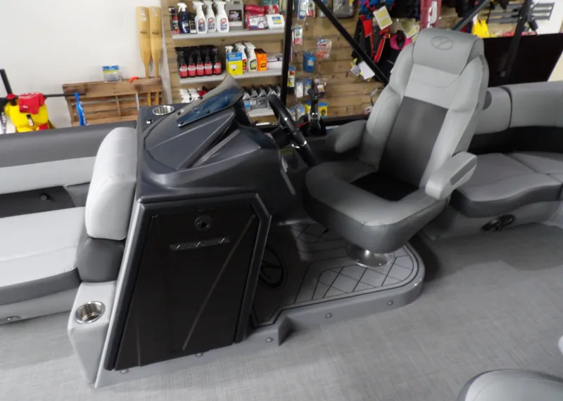 Slide: The Image of Veranda Relax 20 RC 2025 - 7