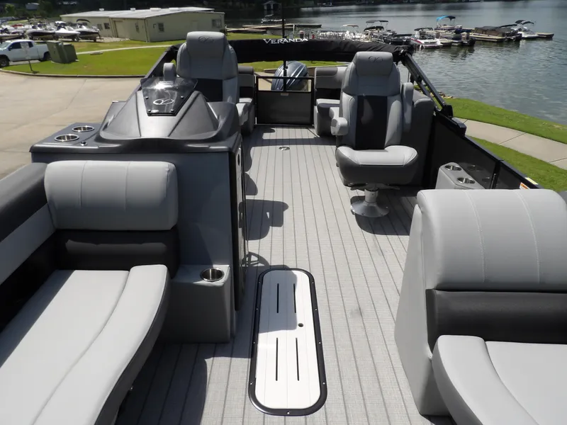 Slide: The Image of Veranda VR22RC 2025 - 11