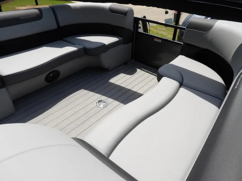 Slide: The Image of Veranda VR22RC 2025 - 13